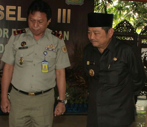 Kepala BPN Sidoarjo Nandang Agus Taruna bersama Bupati Sidoarjo Saiful Ilah